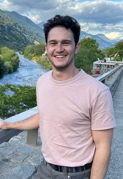 Photo of Gabriel Nathan